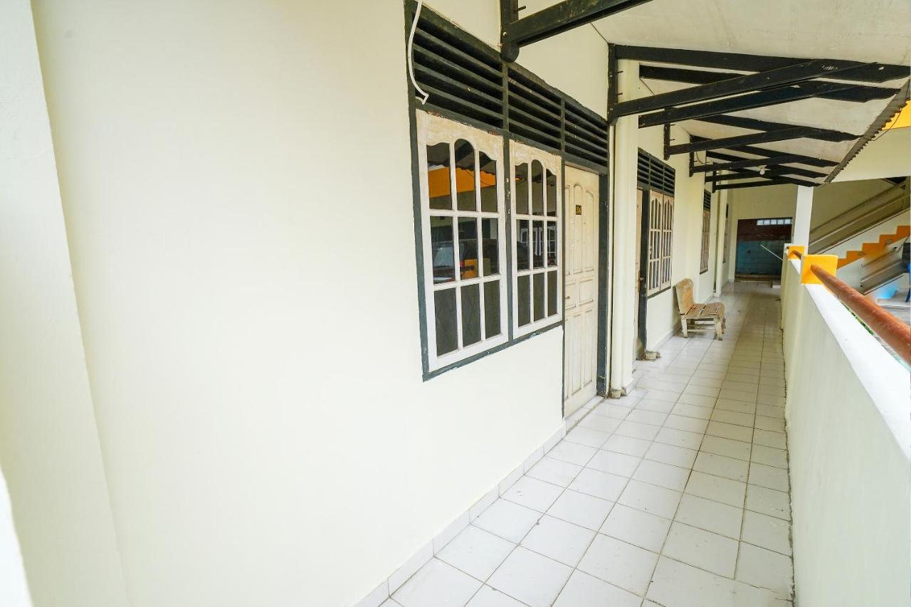 Vaccinated Staff - OYO 2025 Wisma Musdalifa Palembang Exterior foto