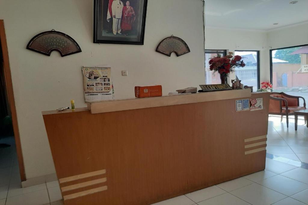 Vaccinated Staff - OYO 2025 Wisma Musdalifa Palembang Exterior foto